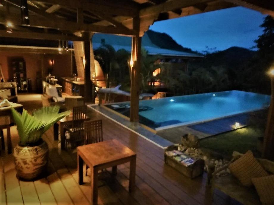Waterfall Accomodation Port Glaud Exterior foto